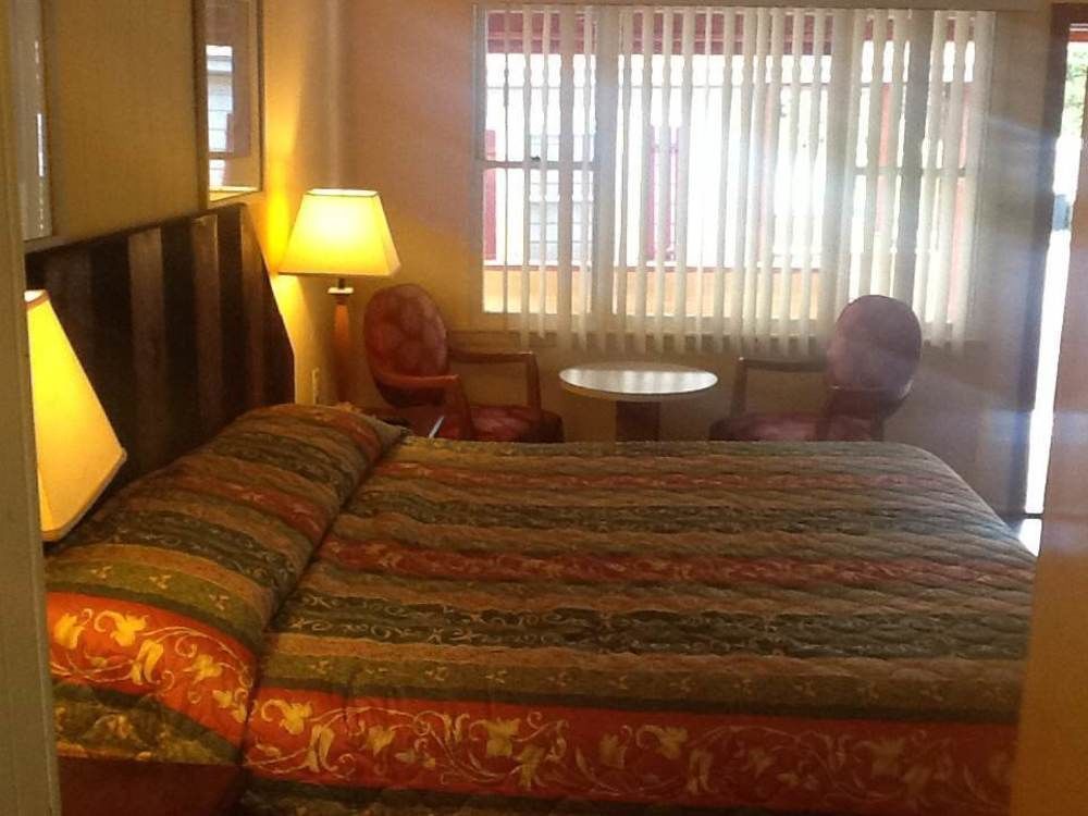 King Hendrick Motel And Suites レイク・ジョージ エクステリア 写真